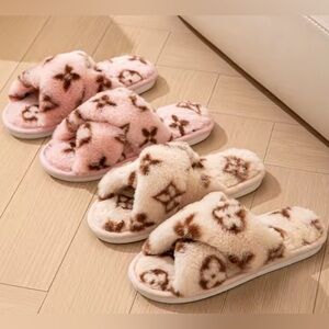 NEW Le Fleur Monogram Fluffy Slippers